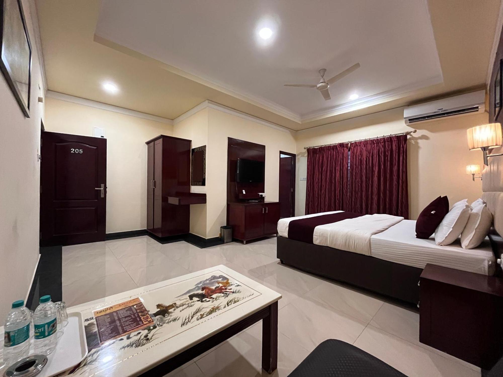Ananya Comfortss Hospet Extérieur photo