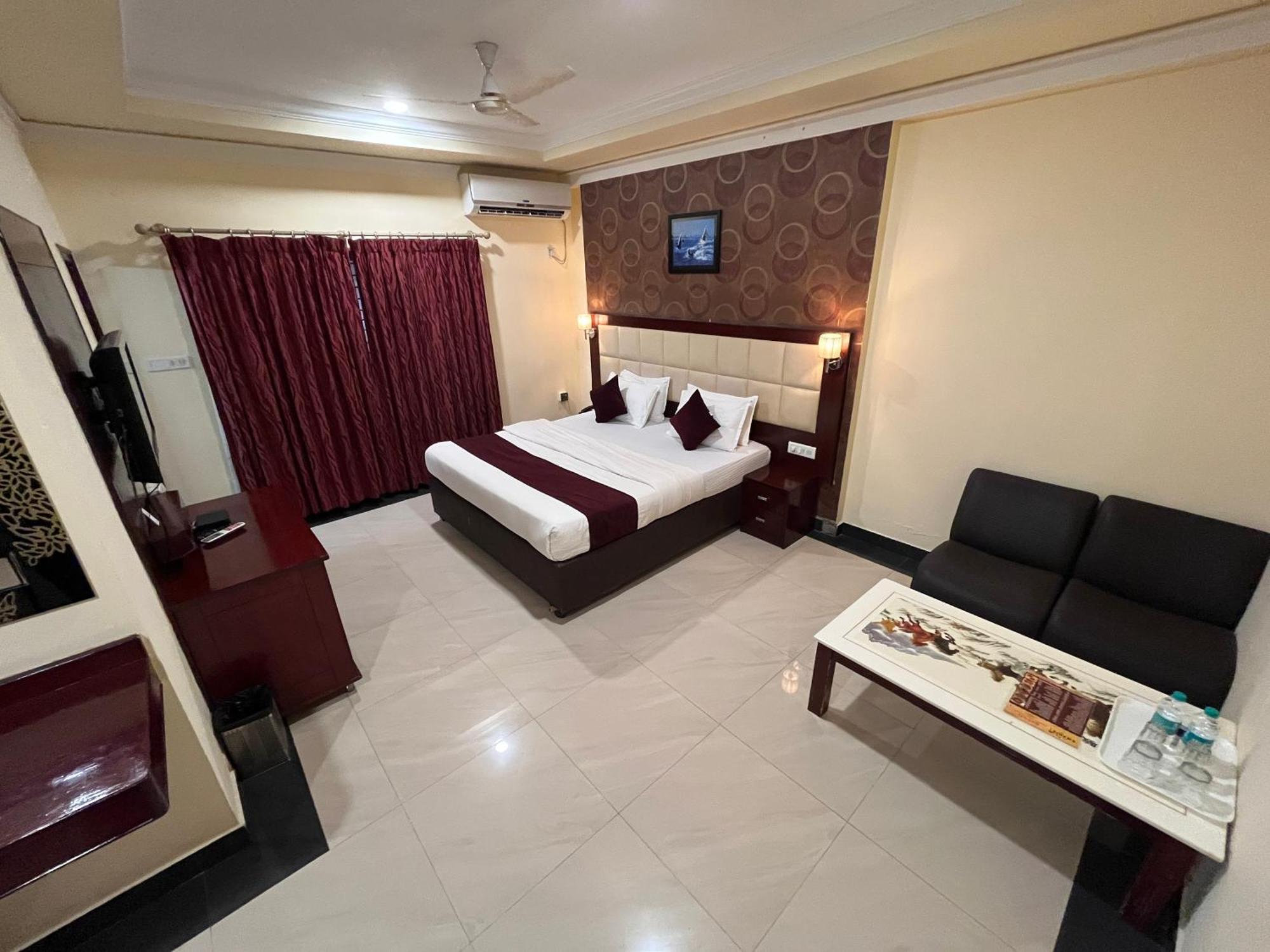 Ananya Comfortss Hospet Extérieur photo