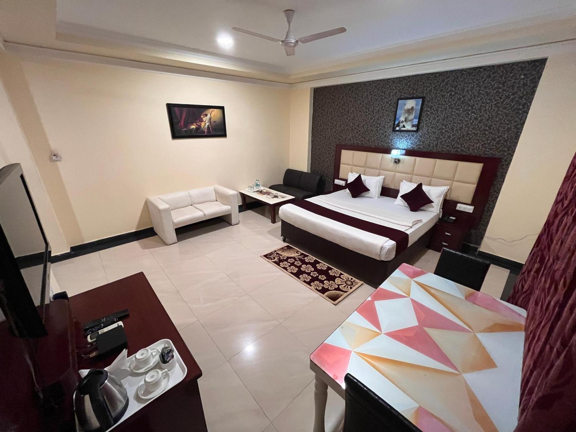 Ananya Comfortss Hospet Extérieur photo