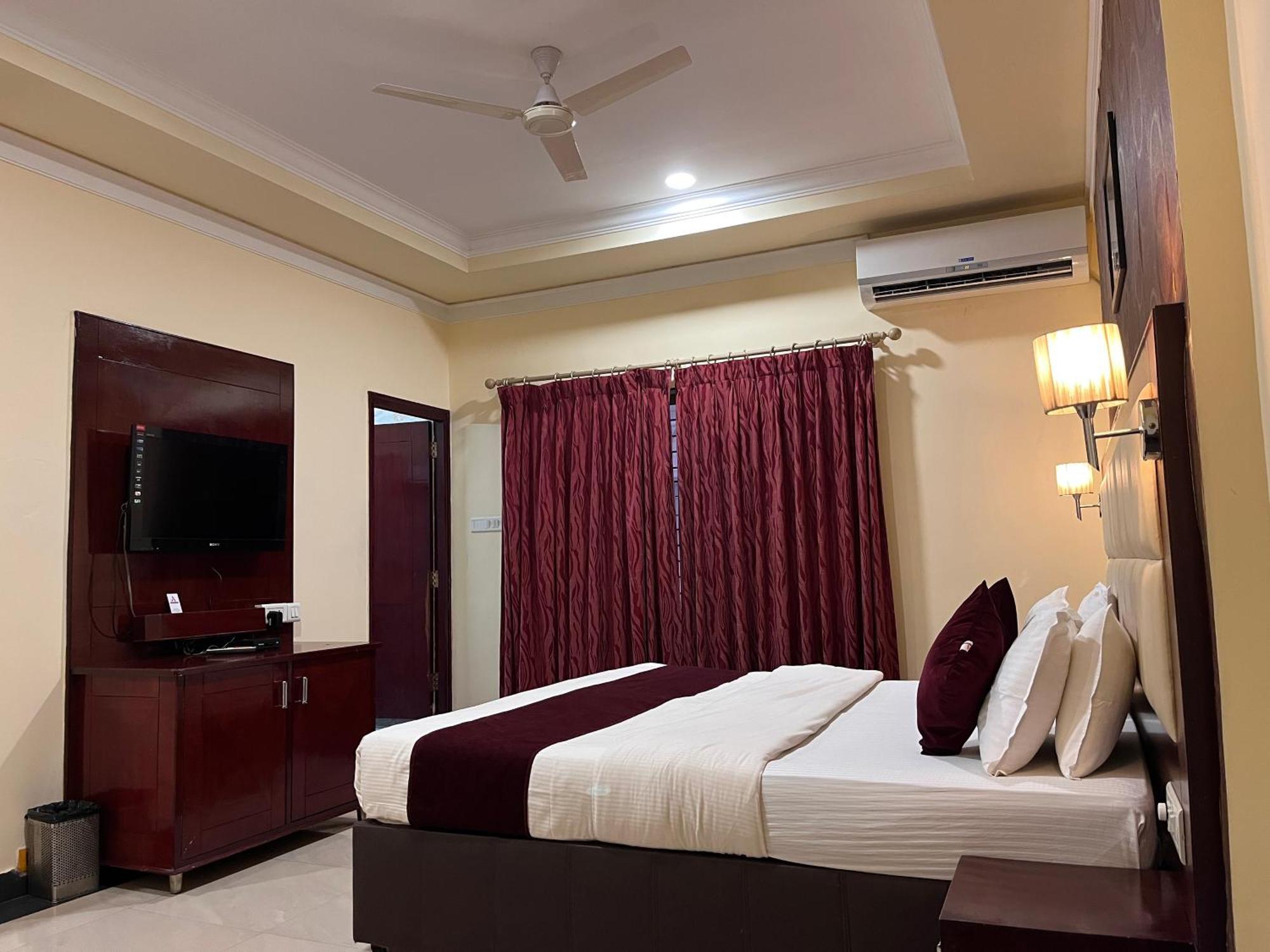 Ananya Comfortss Hospet Extérieur photo