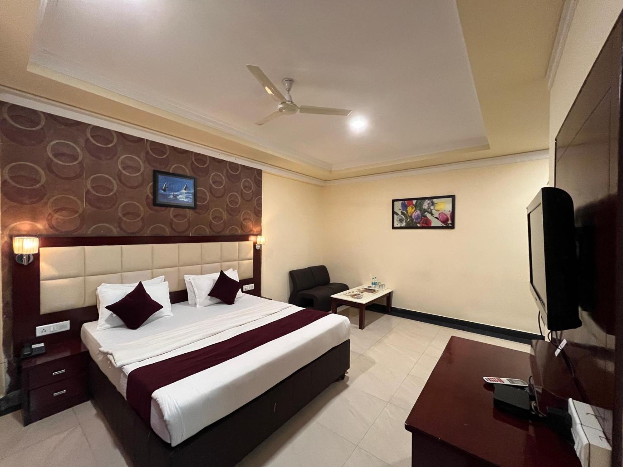 Ananya Comfortss Hospet Extérieur photo
