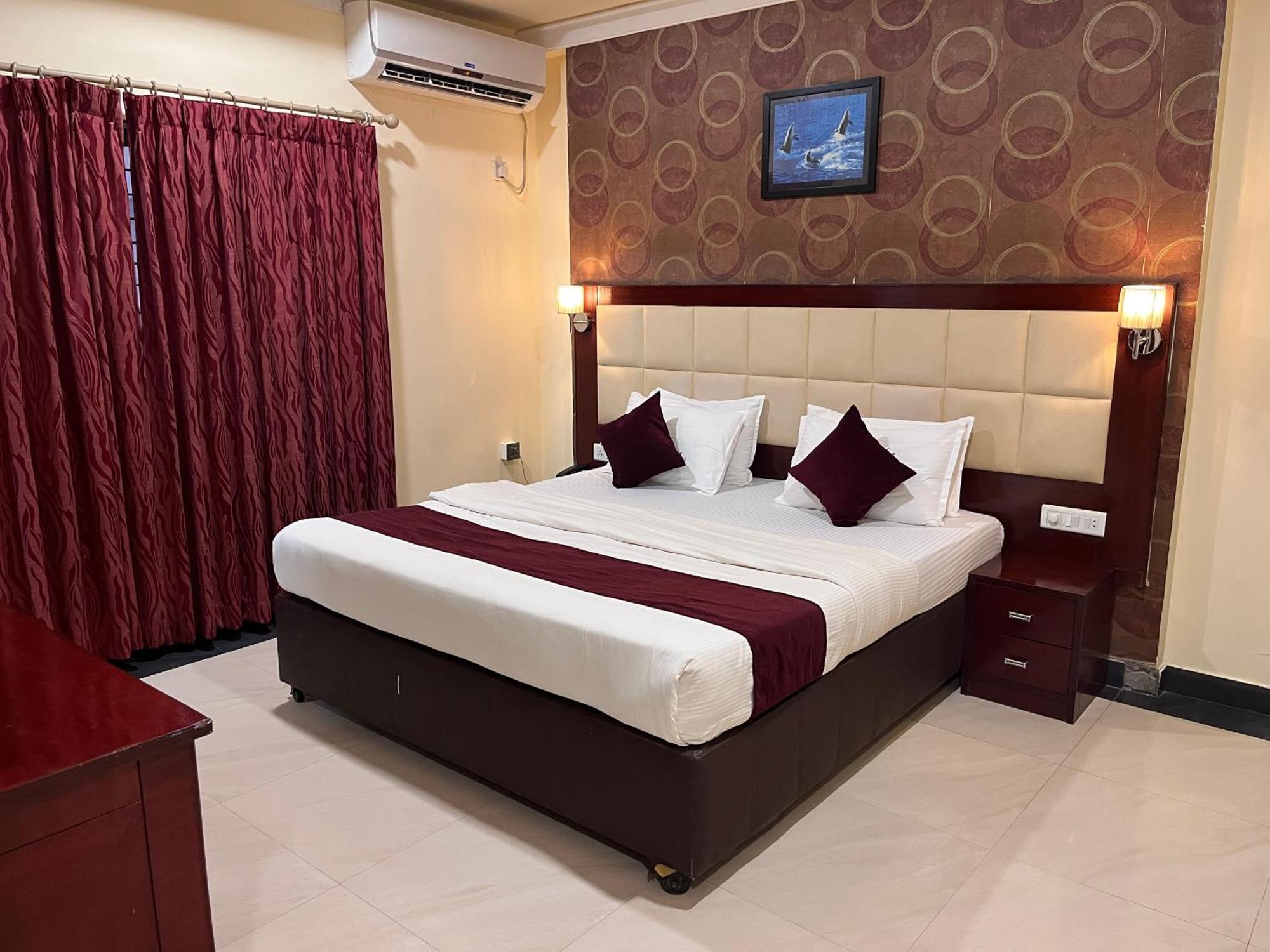 Ananya Comfortss Hospet Extérieur photo