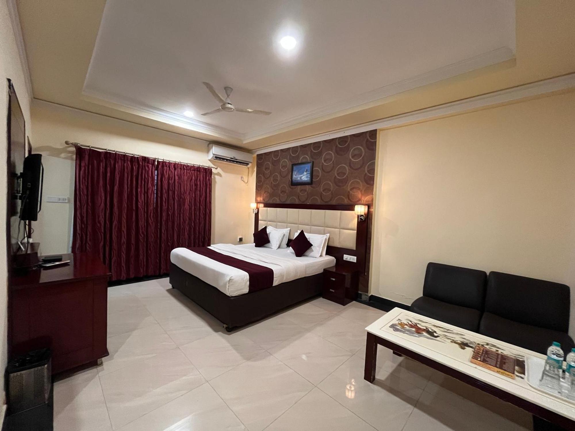 Ananya Comfortss Hospet Extérieur photo