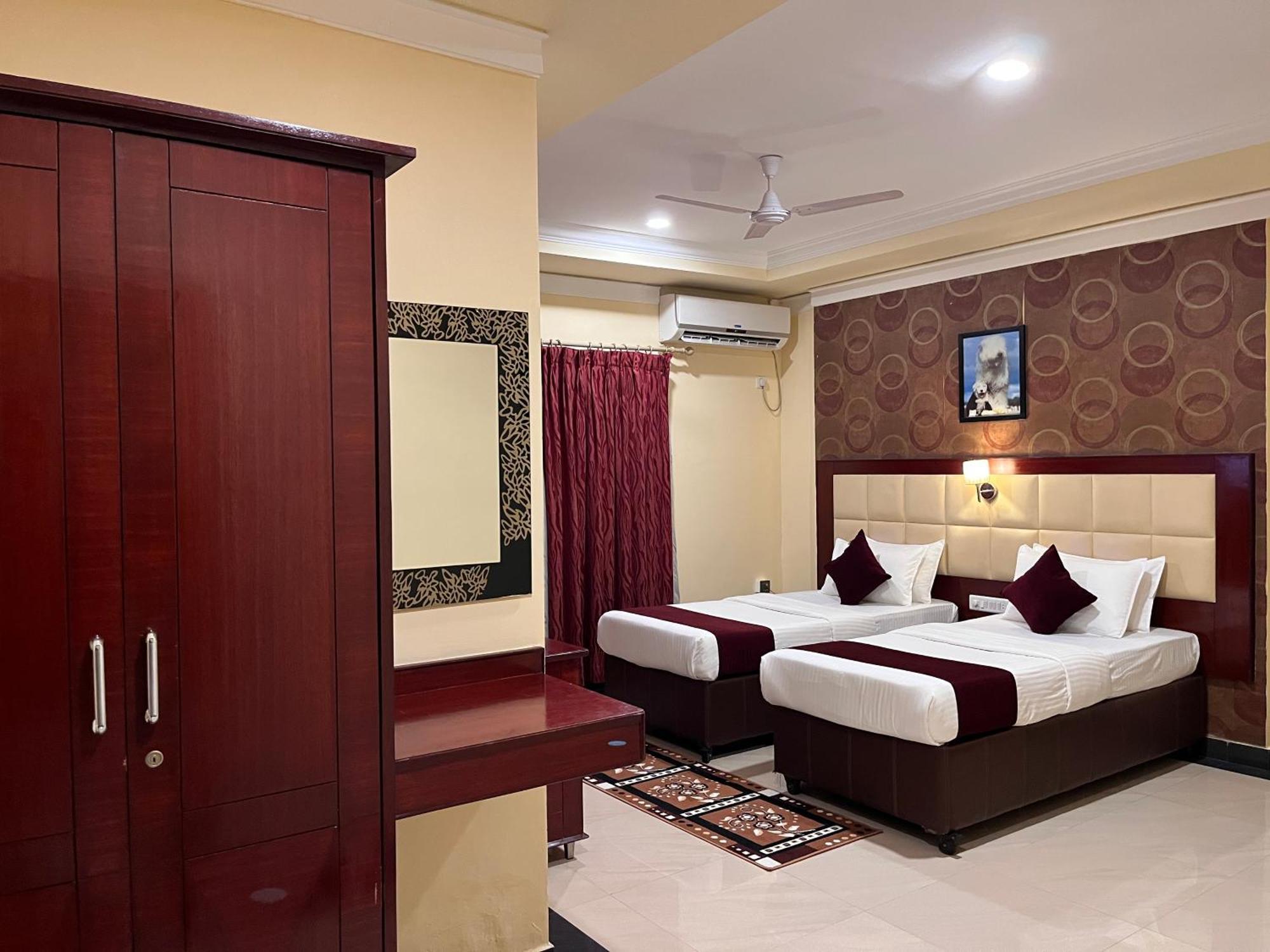 Ananya Comfortss Hospet Extérieur photo