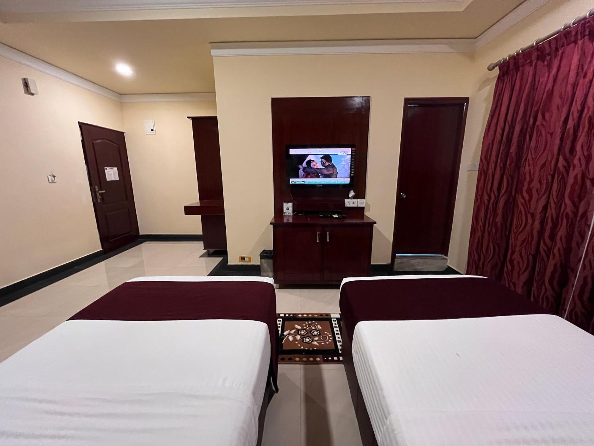Ananya Comfortss Hospet Extérieur photo